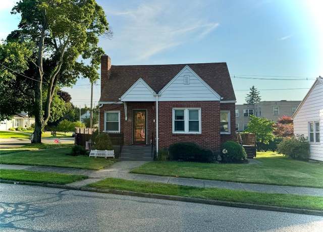 Property at 3524 French St, Erie, PA 16504, 3 beds, 1 bath