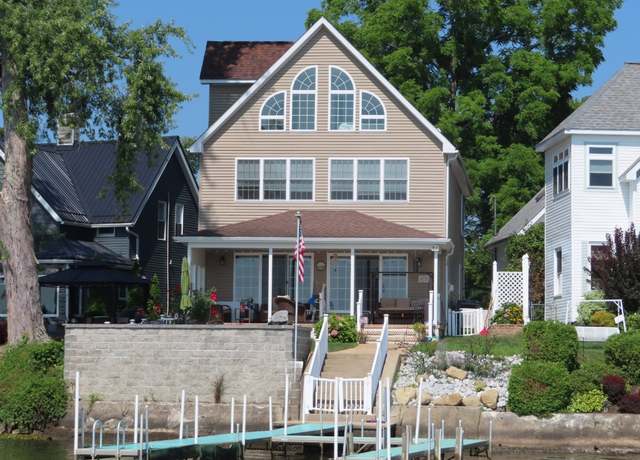 Property at 10913 Lakefront St, Conneaut Lake, PA 16316, 4 beds, 3.5 baths