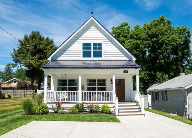 Property at 114 Maple St, Edinboro, PA 16412, 4 beds, 1.5 baths