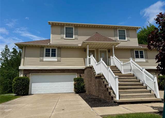 Property at 6008 Glen Eagles Dr, Erie, PA 16509, 3 beds, 2.5 baths