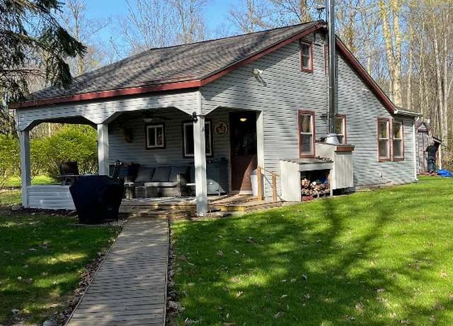 Property at 8766 Quaker Ln, Espyville, PA 16424, 2 beds, 1 bath