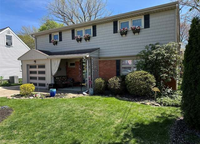 Property at 1335 W 40th St, Erie, PA 16509, 3 beds, 1.5 baths