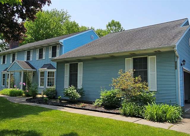 Property at 3126 Westwood Estates Dr, Erie, PA 16506, 5 beds, 3.5 baths