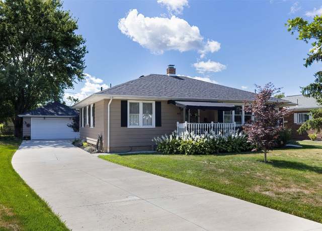 Property at 3610 Greengarden Blvd, Erie, PA 16508, 3 beds, 1.5 baths