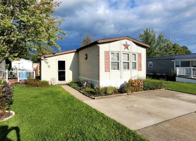 Property at 8213 Briercrest Dr, Erie, PA 16509, 2 beds, 2 baths