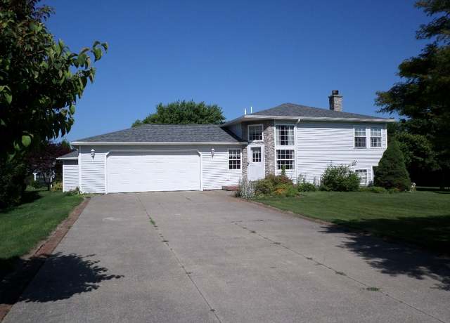 Property at 5286 Waterhouse Dr, Erie, PA 16510, 5 beds, 2 baths
