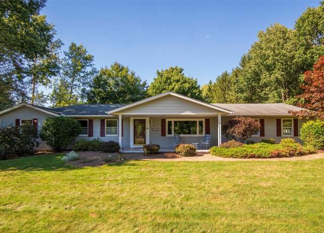 Property at 3840 Chapel Hill Dr, Erie, PA 16506, 3 beds, 2 baths