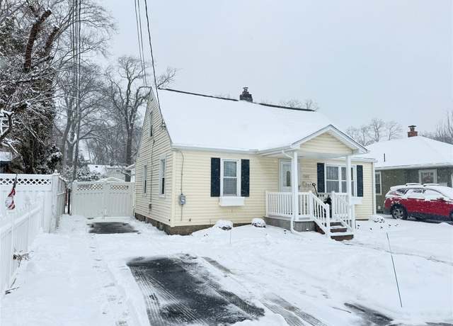 Property at 1832 Ottawa Dr, Erie, PA 16505, 4 beds, 1 bath