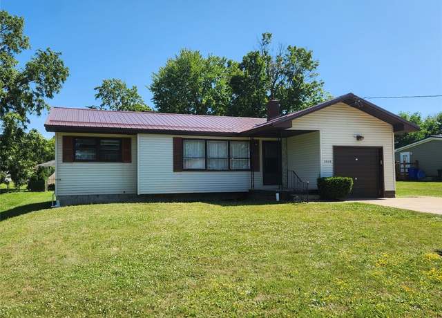 Property at 2839 E 30th St, Erie, PA 16510, 3 beds, 1 bath