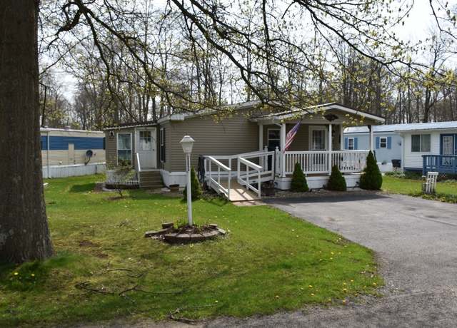 Property at 10356 Circle West #49, Meadville, PA 16335, 3 beds, 2 baths