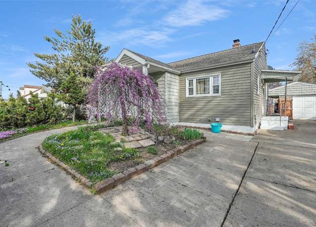 Property at 2947 W 23rd St, Erie, PA 16506, 4 beds, 3 baths