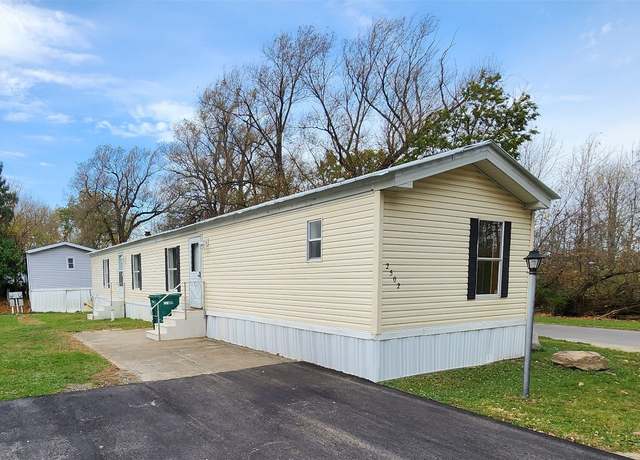 Property at 2502 Sherwood Dr, Erie, PA 16506, 3 beds, 2 baths
