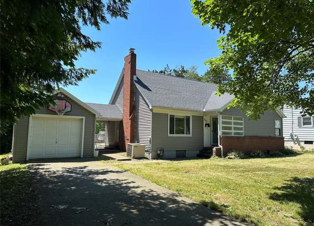 Property at 258 Devore Dr, Meadville City, PA 16335, 4 beds, 2 baths