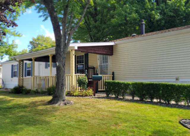 Property at 1914 Northwood Ln, Erie, PA 16509, 2 beds, 2 baths