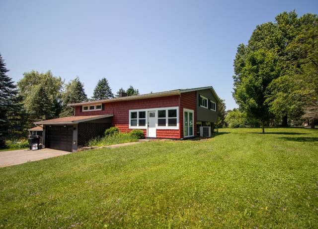 Property at 115 Harrison Dr, Edinboro, PA 16412, 4 beds, 2 baths