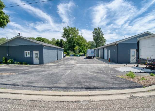 Property at 5527 Woodside Dr, Erie, PA 16509, 2 baths