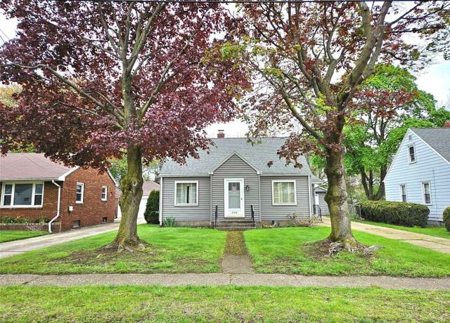 Property at 2104 N Manor Dr, Erie, PA 16505, 3 beds, 1 bath