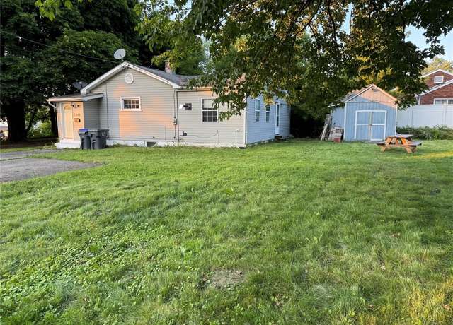 Property at 2346 W 29th St, Erie, PA 16506, 3 beds, 1 bath