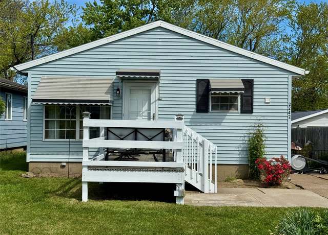 Property at 2242 Fairmount Pkwy, Erie, PA 16510, 3 beds, 1 bath