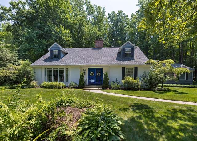 Property at 5675 Winthrop Dr, Fairview, PA 16415, 4 beds, 3 baths