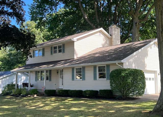 Property at 3003 Loveland Ave, Erie, PA 16506, 5 beds, 1.5 baths