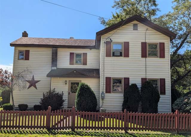 Property at 39501 Centerville Rd, Centerville, PA 16404, 4 beds, 2 baths