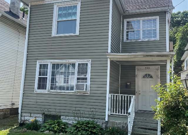 Property at 333 E 27th St, Erie, PA 16504, 3 beds, 1 bath