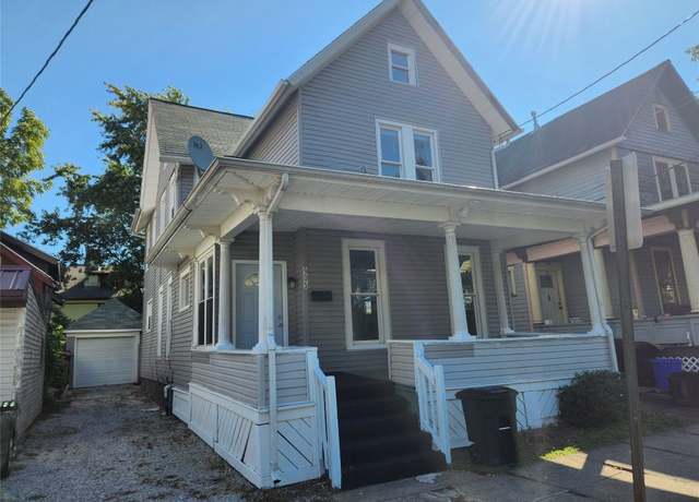 Property at 905 Walnut St, Erie, PA 16502, 3 beds, 1.5 baths