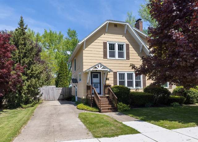 Property at 927 Chelsea Ave, Erie, PA 16505, 3 beds, 1.5 baths