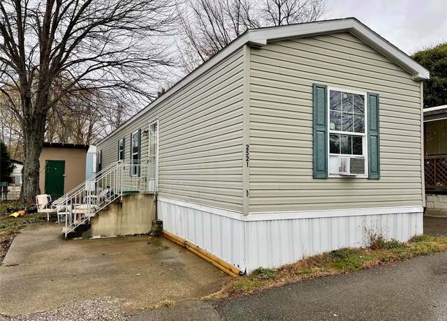Property at 2521 Sherwood Dr, Erie, PA 16506, 2 beds, 2 baths