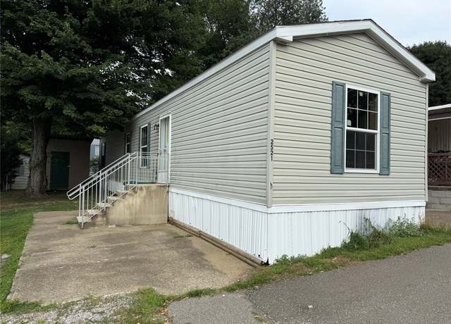 Property at 2521 Sherwood Dr, Erie, PA 16506, 2 beds, 2 baths