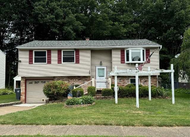 Property at 2108 Delphos Dr, Erie, PA 16509, 3 beds, 1.5 baths