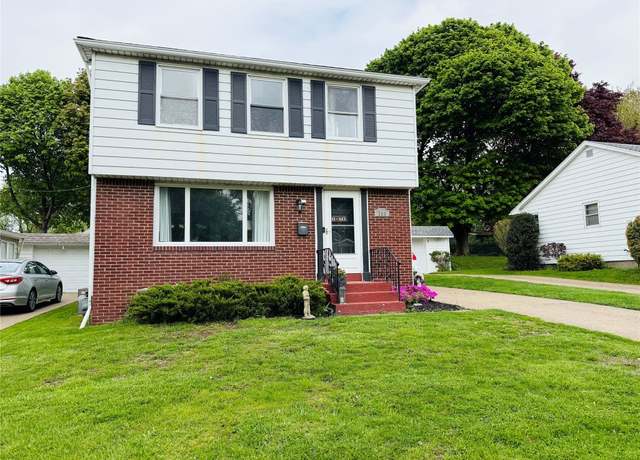 Property at 205 Parkway Dr, Erie, PA 16511, 3 beds, 1.5 baths