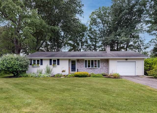 Property at 6727 Knollwood Dr, Fairview, PA 16415, 3 beds, 1.5 baths
