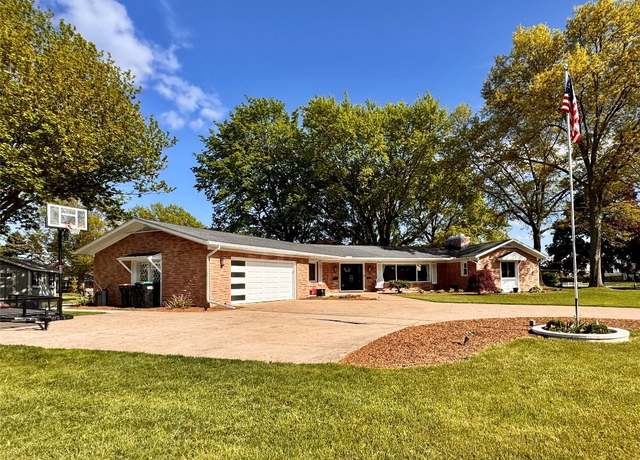 Property at 1125 Candy Ln, Erie, PA 16505, 4 beds, 3.5 baths