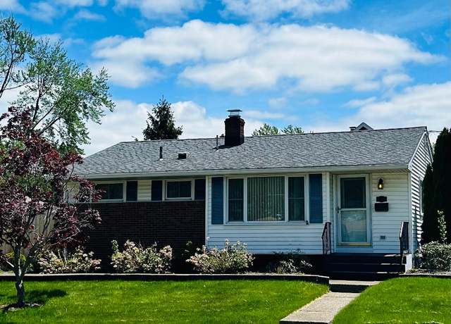Property at 1359 W 42nd St, Erie, PA 16509, 3 beds, 1 bath