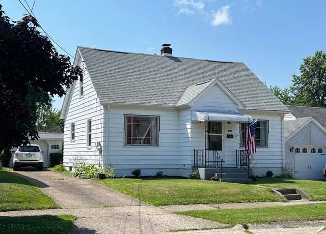 Property at 737 E 32nd St, Erie, PA 16504, 3 beds, 1 bath