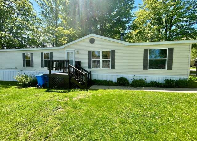 Property at 331 Holly Park Dr, Erie, PA 16509, 3 beds, 2 baths