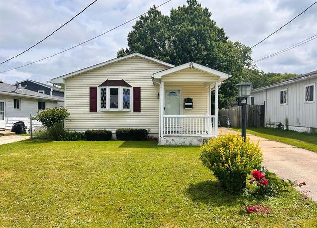 Property at 1333 E 38th St, Erie, PA 16504, 3 beds, 2 baths