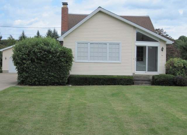 Property at 4811 Shannon Rd, Erie, PA 16510, 3 beds, 2 baths