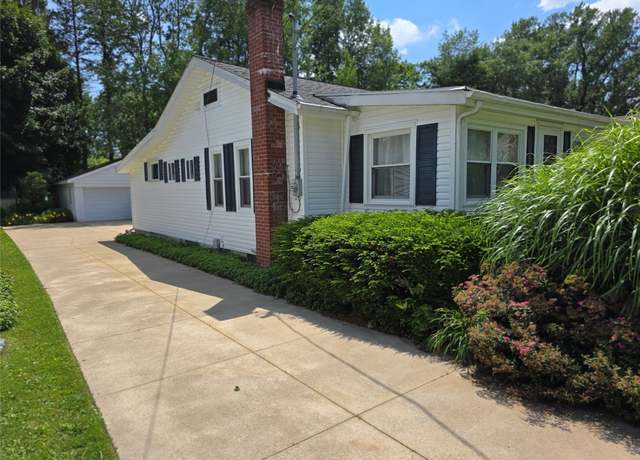 Property at 113 Cherry St, Edinboro, PA 16412, 3 beds, 1 bath