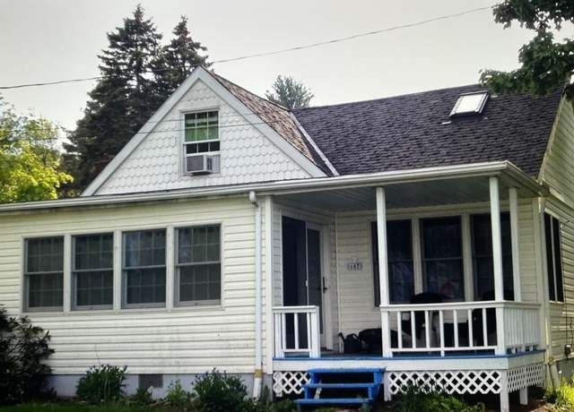 Property at 607 Lakeside DR Dr, Edinboro, PA 16412, 3 beds, 2 baths