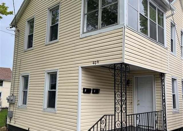 Property at 409 Ross St, Erie, PA 16507, 4 beds, 4 baths