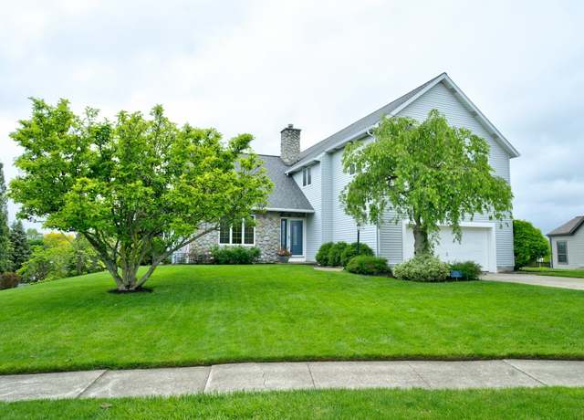 Property at 5722 Clinton St, Erie, PA 16509, 4 beds, 2.5 baths