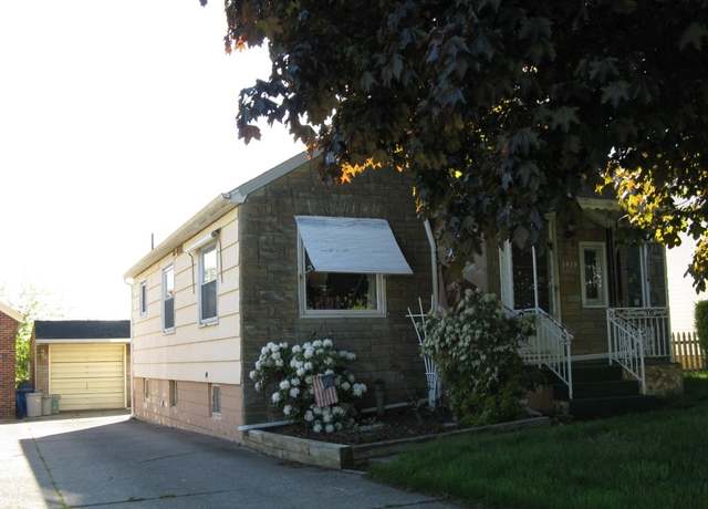 Property at 3829 Parade Blvd, Erie, PA 16504, 2 beds, 1 bath