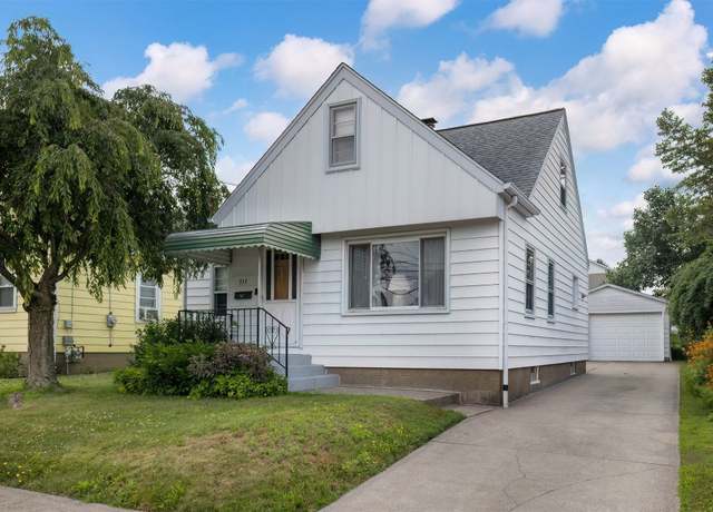 Property at 717 E 32nd St, Erie, PA 16504, 4 beds, 1.5 baths
