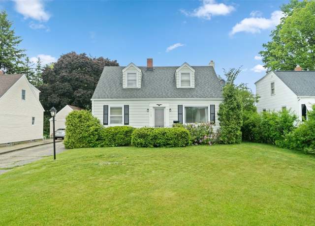 Property at 1121 Mcconnell Ave, Erie, PA 16505, 3 beds, 1.5 baths