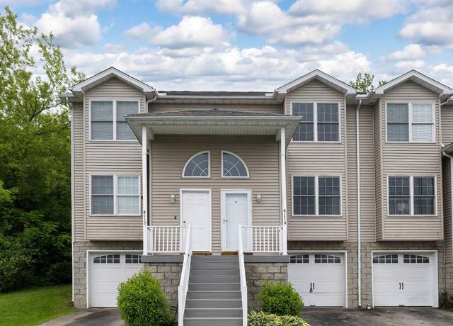 Property at 4119 Wood Hills Dr Unit c23, Erie, PA 16510, 2 beds, 1.5 baths