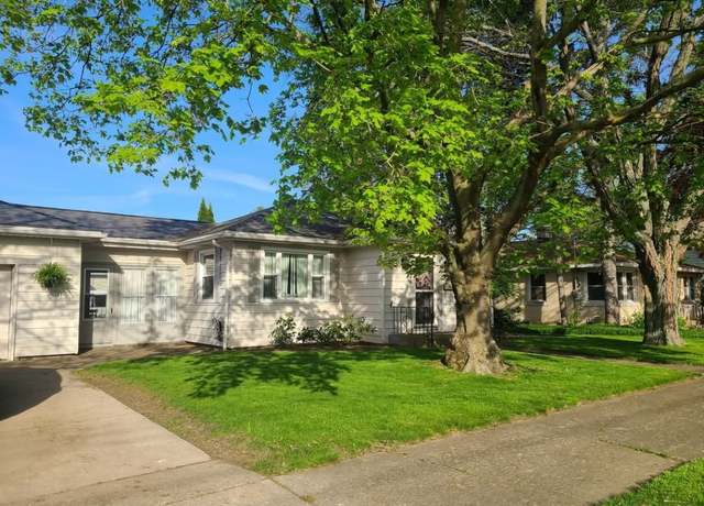 Property at 2707 Hudson Rd, Erie, PA 16508, 2 beds, 2 baths