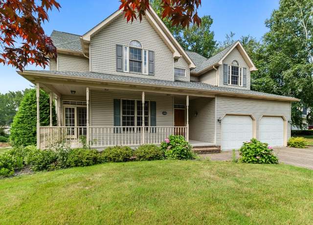 Property at 122 Oak Tree Ct, Erie, PA 16511, 4 beds, 3 baths